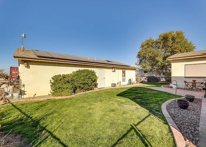 Near Golfing & Spaces: Family Home! Florence