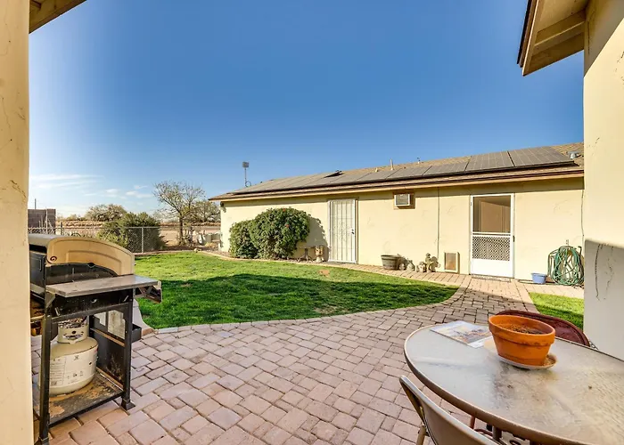 Near Golfing & Spaces: Family Home! Florence