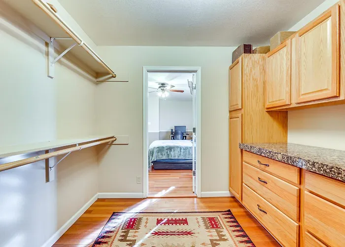 Near Golfing & Spaces: Family Home! * Florence